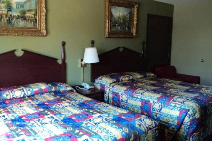 Room 3 of 12