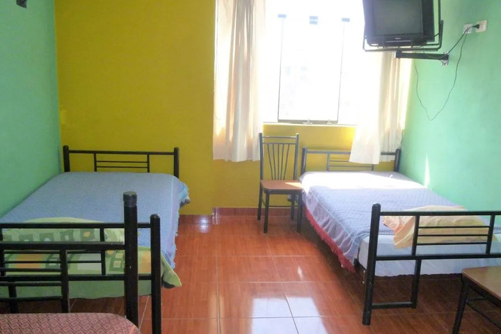 Room 4 of 12