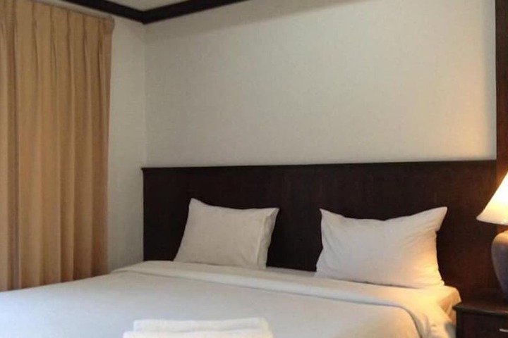 Room 4 of 17