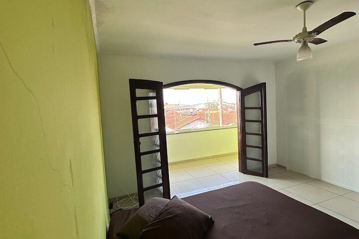 Room 8 of 25