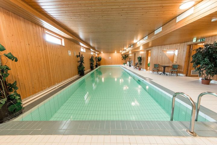 Pools & Facilities