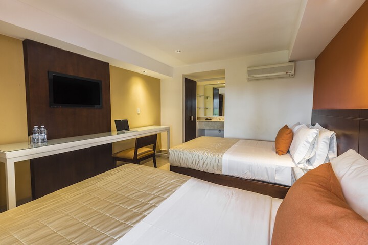Room 8 of 37