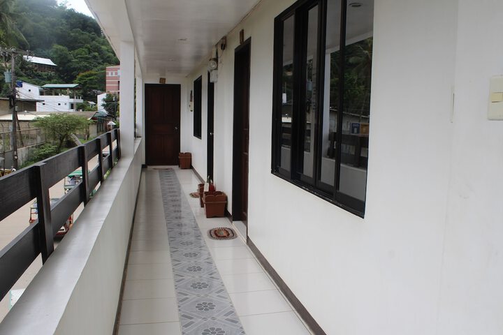 Ballroom/Hall 73 of 102