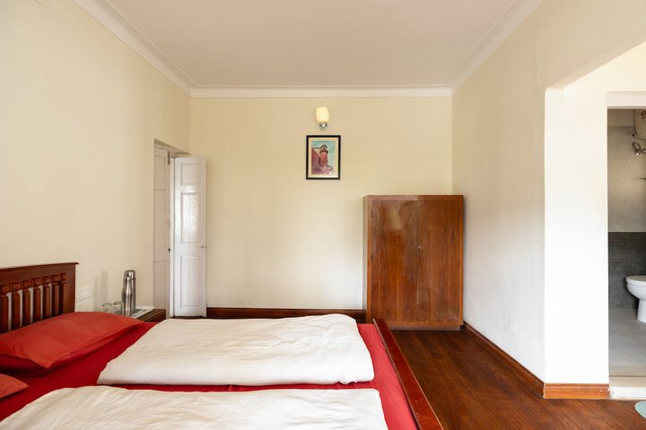 Room 11 of 40