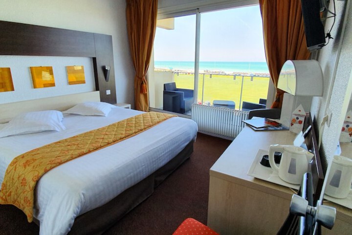 Room 15 of 38