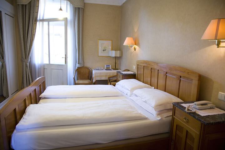 Room 20 of 48