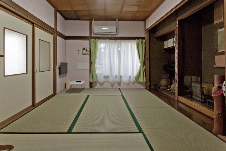 Room 6 of 29