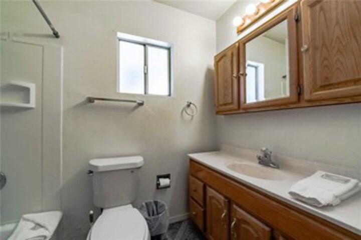Room 3 of 28