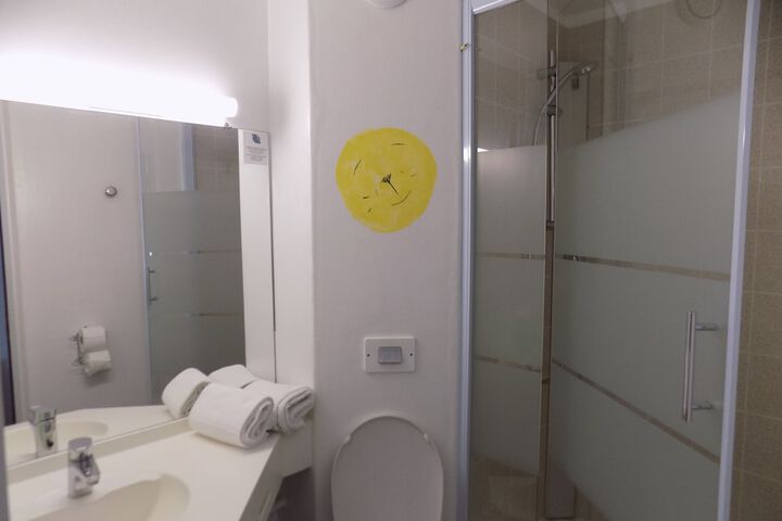Room 45 of 73