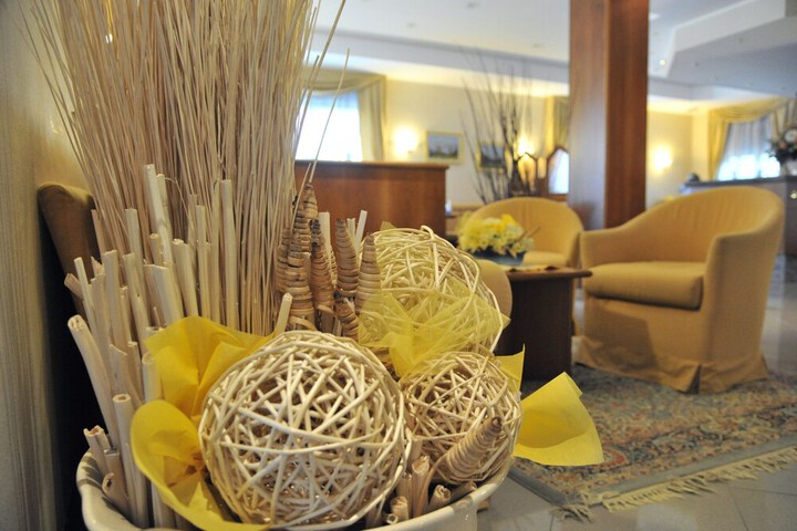 Hotel Interior 4 of 33