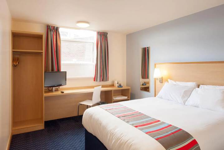 Room 4 of 36