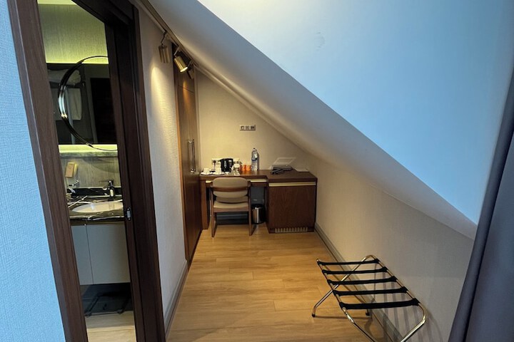 Room 17 of 129