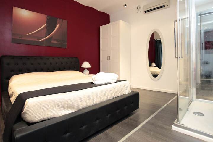 Room 5 of 20