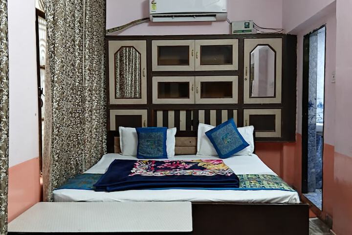 Room 8 of 20