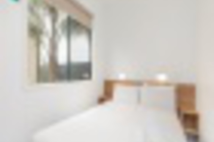 Room 651 of 876