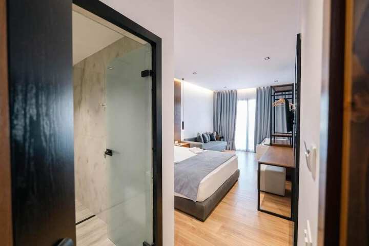 Room 49 of 140