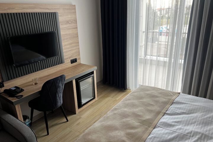 Room 9 of 22