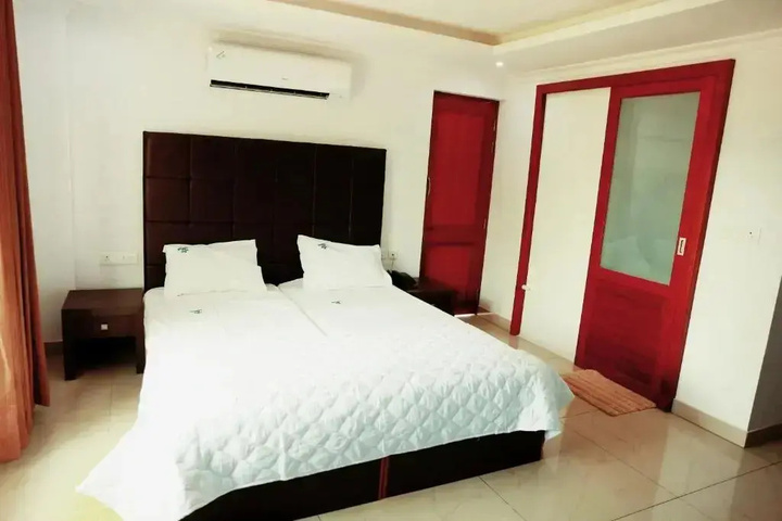 Room 3 of 5