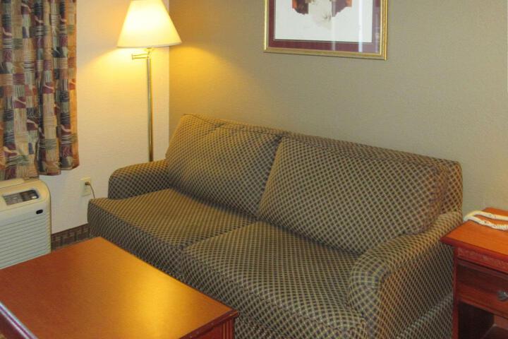 1 King Bed (3 of 7)