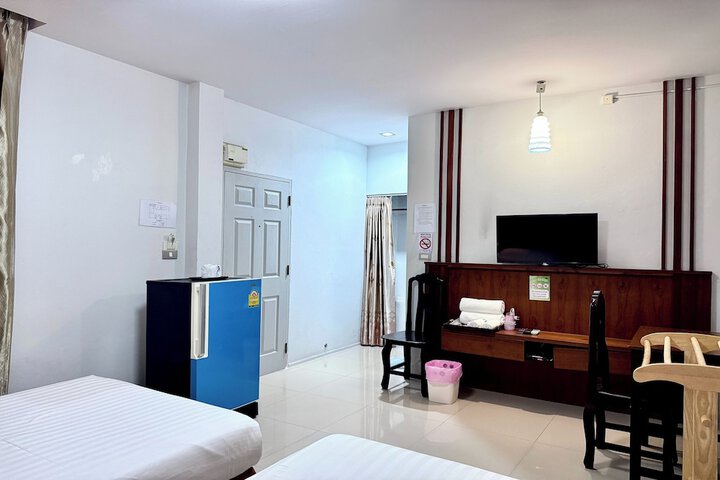 Room 32 of 62