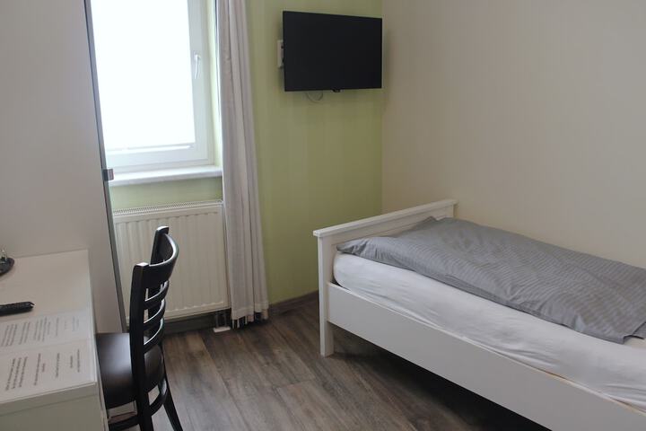 Room 17 of 68
