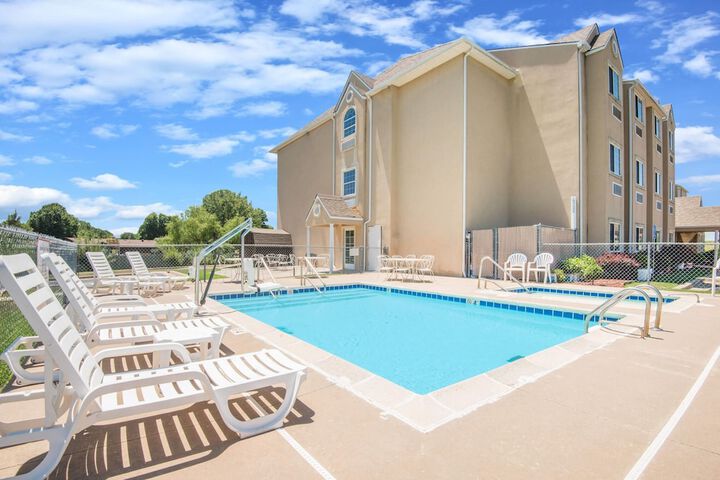Pools & Facilities