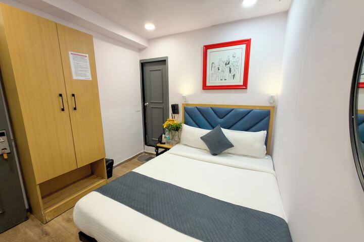 Room 12 of 39