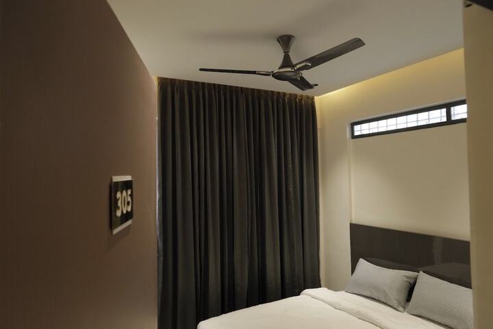 Room 12 of 51