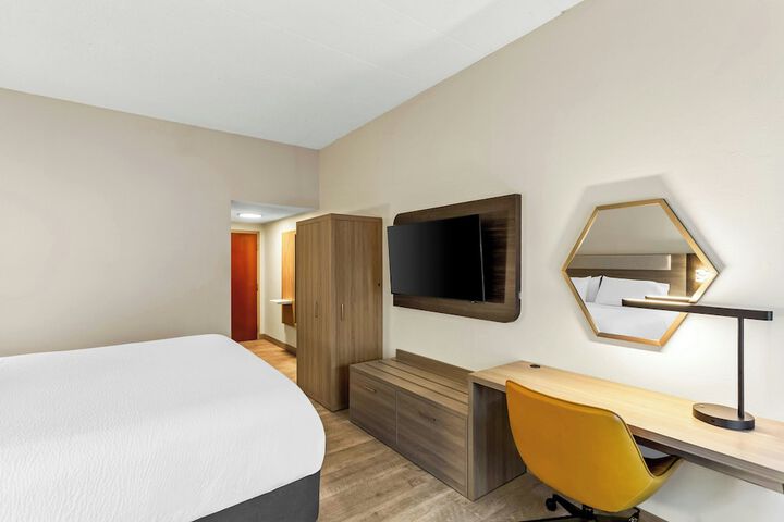 Room 35 of 67