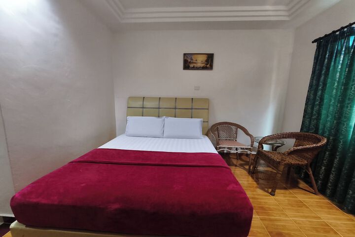Room 8 of 37