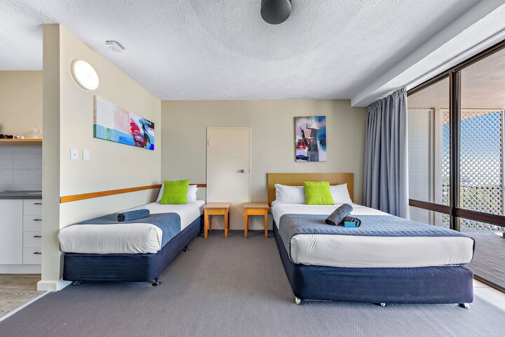 Room 6 of 35