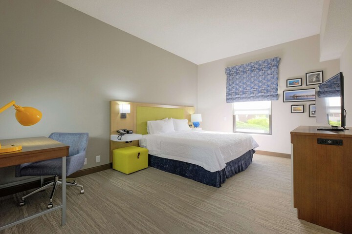 1 King Bed (9 of 36)