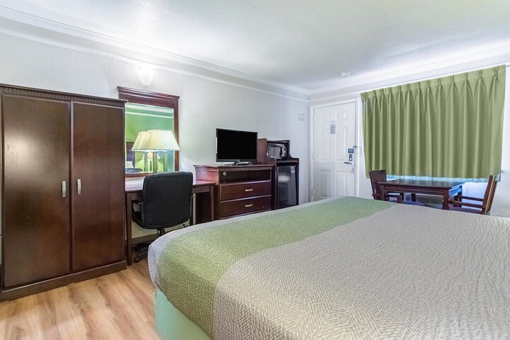 Room 12 of 31