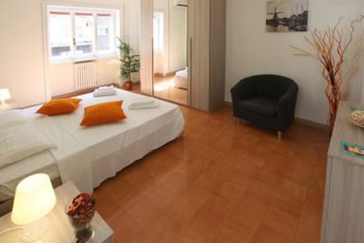 Room 12 of 22