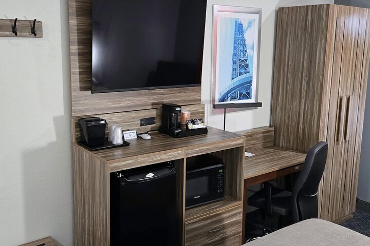 Room 22 of 38