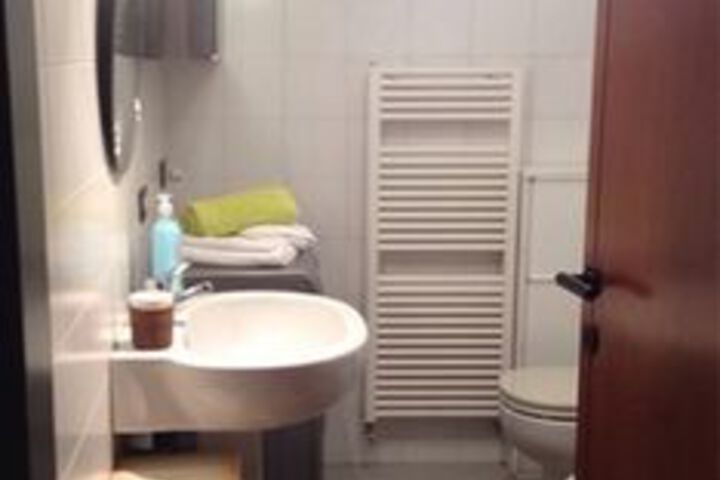 Room 2 of 17