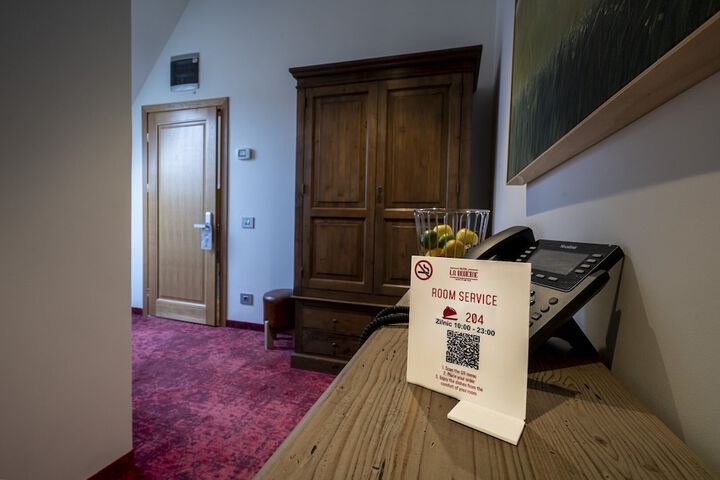 Room 19 of 61