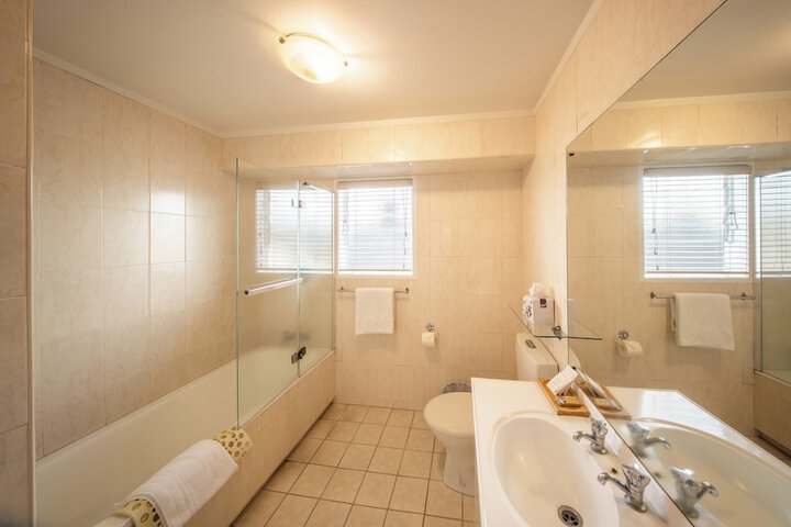 Room 42 of 117