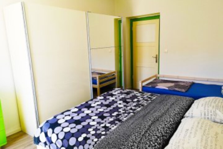 Room 27 of 48
