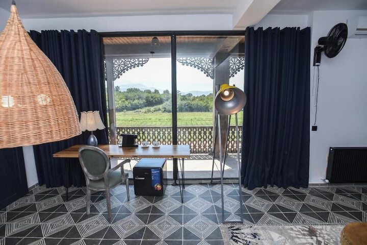 Room 4 of 86