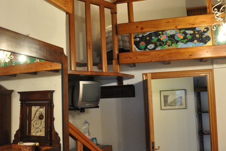 Room 12 of 35