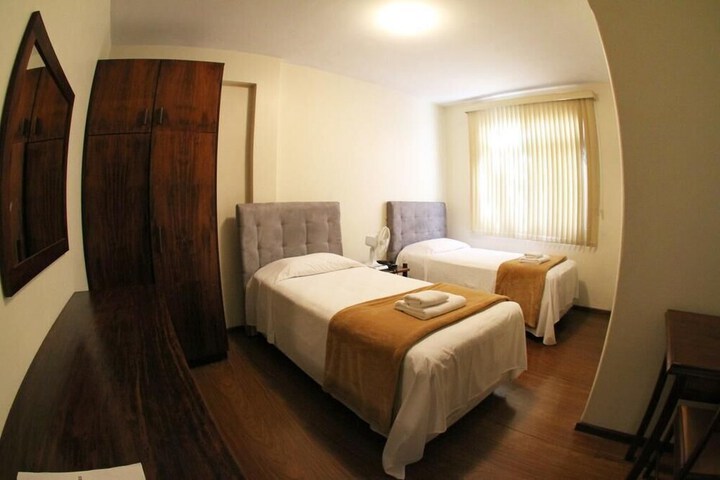 Room 6 of 40