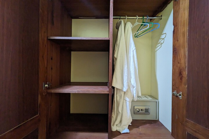 Room 23 of 81