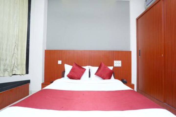 Room 19 of 28