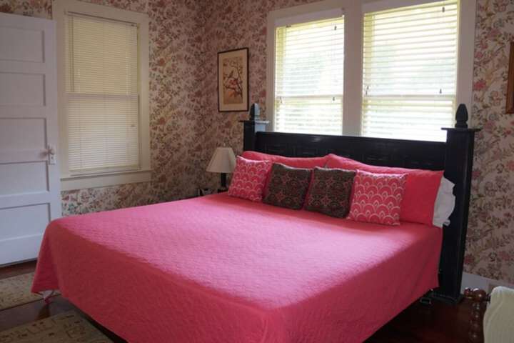 Room 4 of 17