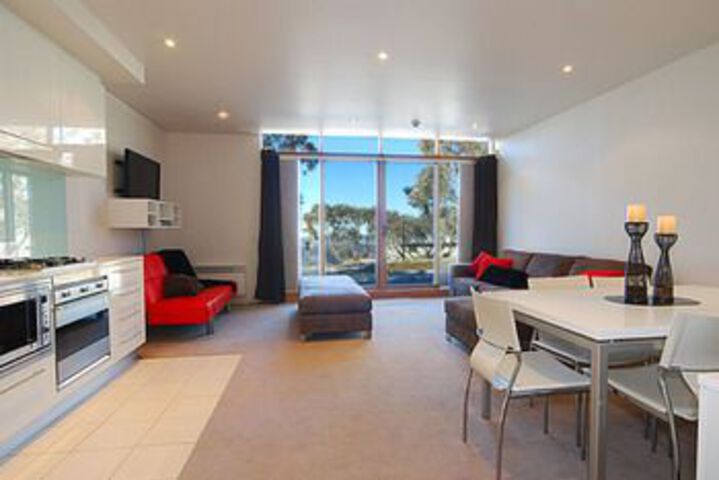 Room 6 of 7