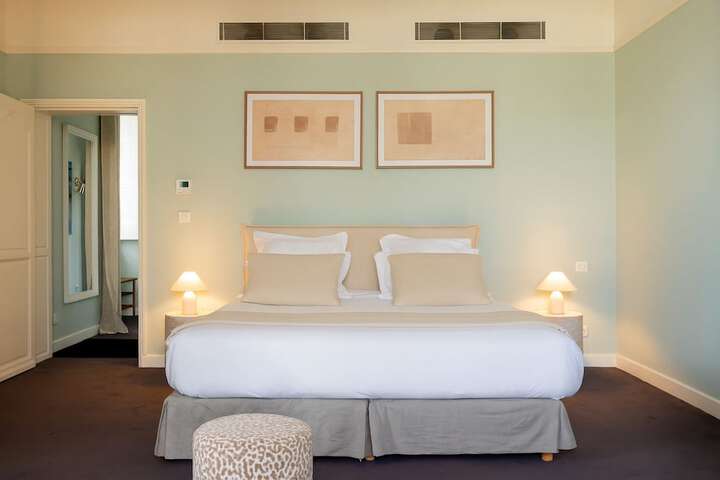 Room 32 of 57