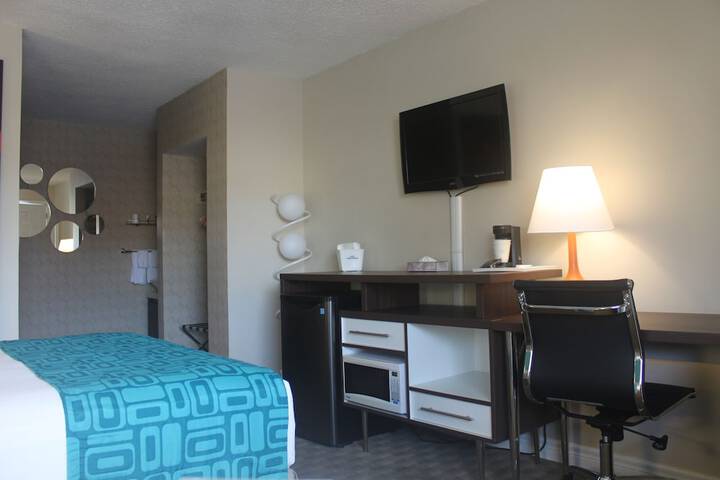 Room 9 of 20