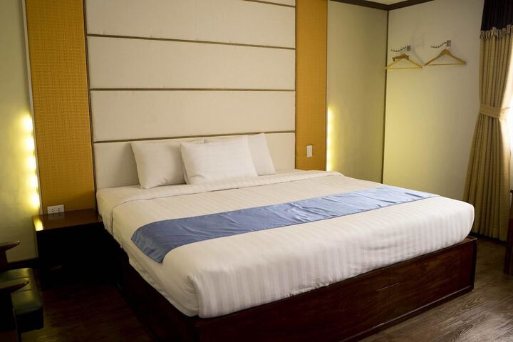 Room 28 of 98