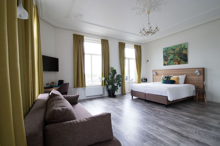 Room 4 of 67